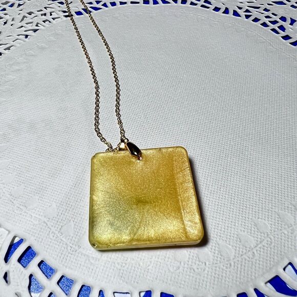 Dried Flower Square Pendant Necklace Orange White Flower 20" Chain Artisan Made - Picture 3 of 6